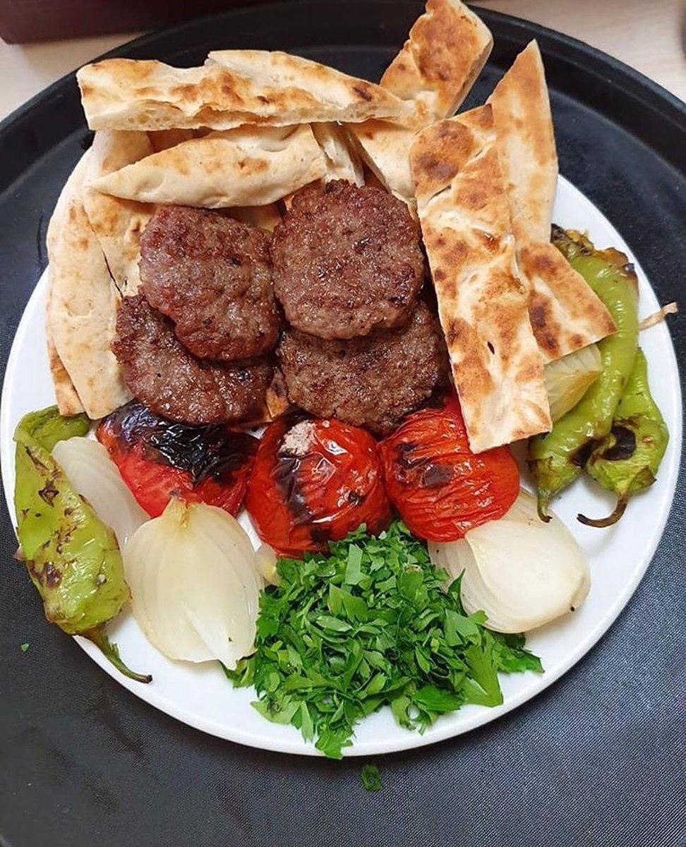 Antalya’nın meşhur piyazını en lezzetli sunan mekanlardan: Piyazcı Ahmet
#101streetfood #Antalya #lezzet #gurme #piyaz 
👉tr.101streetfood.com/en/piyazci-ahm…