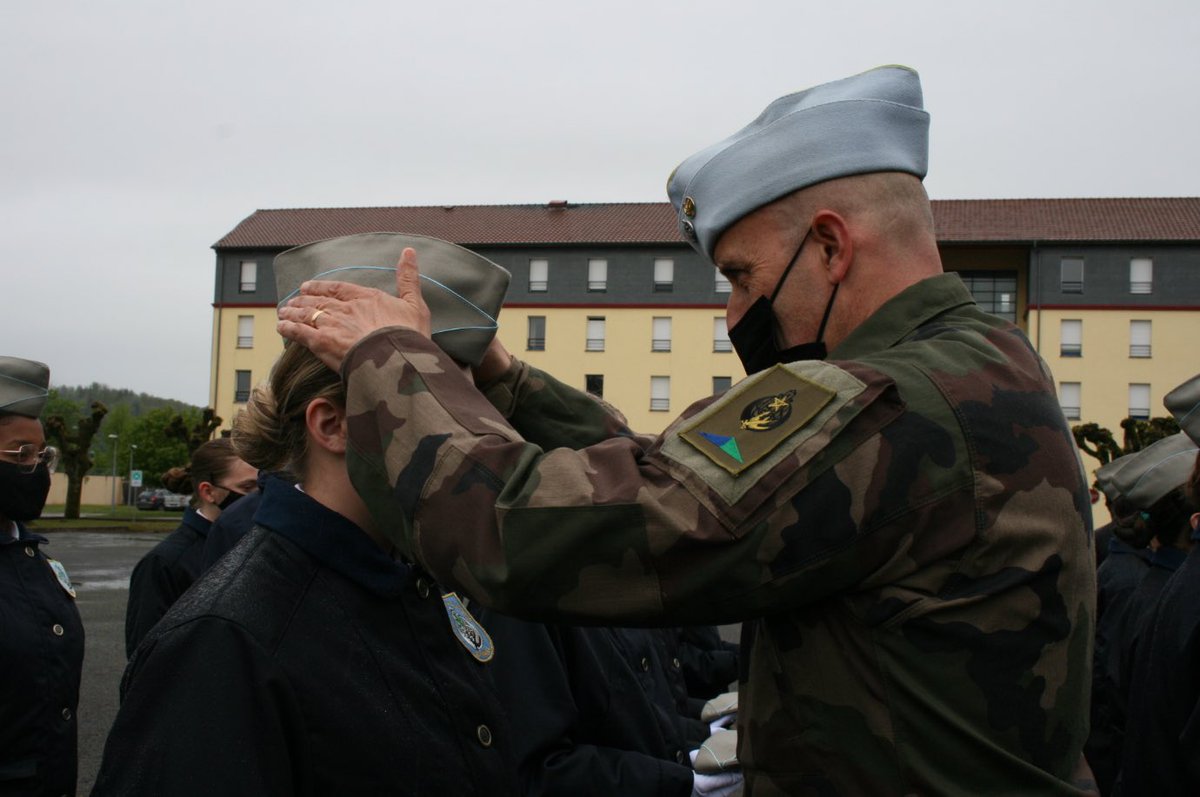 1er_Tirailleurs's tweet photo. Récemment, les Cadets de La Défense du #1RTir ont reçu leurs calots. Symbole de leur engagement et signe d’appartenance.
#ArméesJeunesse #CohésionDéfense https://t.co/lJ7hv4ca4Z