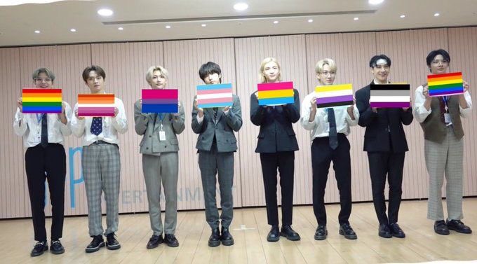 lilikth_'s tweet photo. Aşk aşktır cinsiyete takılmayın ❤️🧡💛💚💙💜 #loveislove https://t.co/ldGTo9ls9x