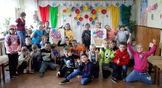 1 июня состоялось открытие пришкольного лагеря с дневным пребыванием детей "Город детства". 1 июня - День защиты детей, поэтому для детей в этот день были подготовлены развлекательные программы.