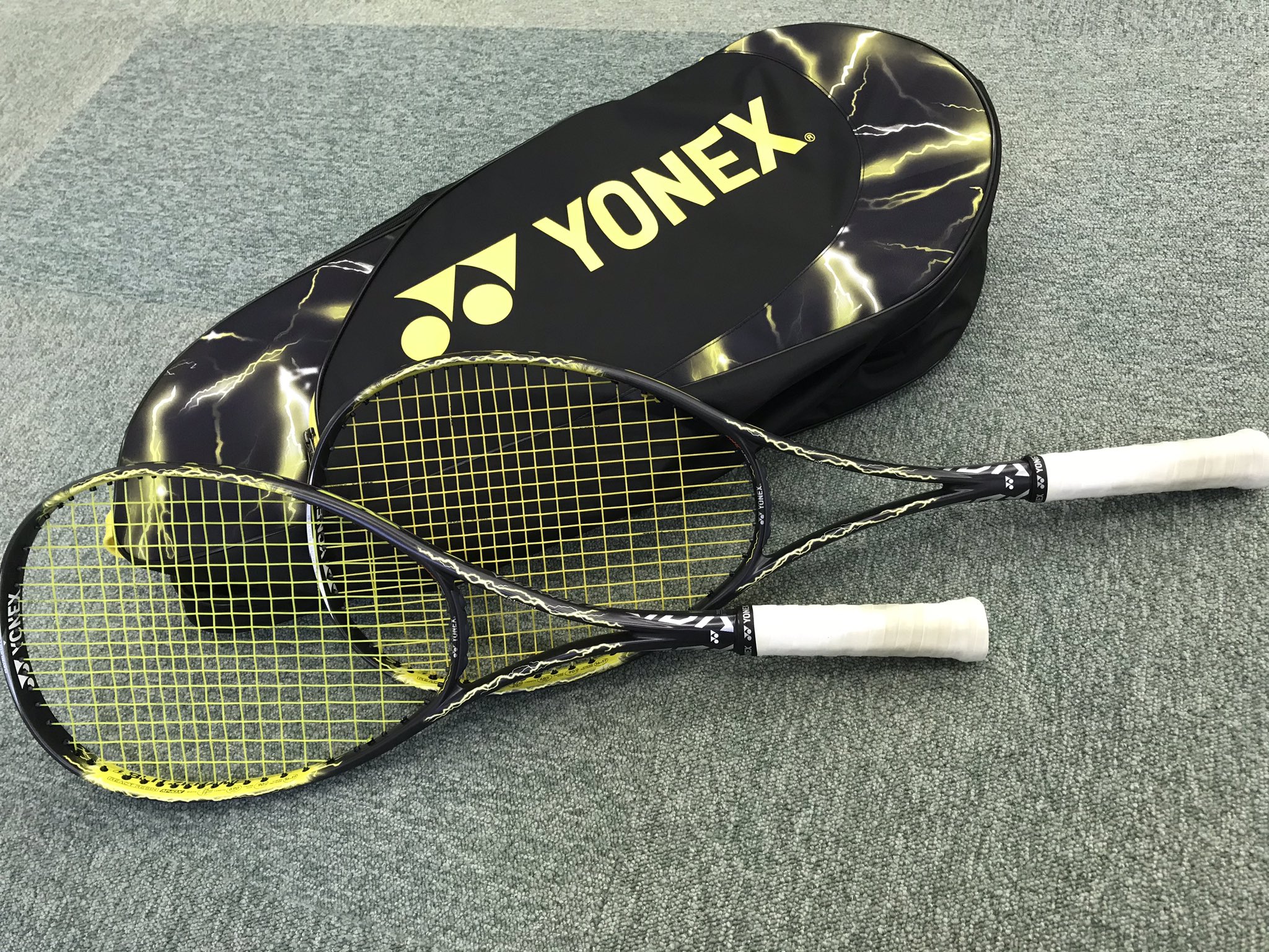 Yonex Nagoya 今話題のソフトテニスラケット ボルトレイジ7シリーズのご紹介です 7sには新製品ストリングのs Fang 7vにはv Sparkの新色が張ってあります 発売が楽しみですね Yonex ヨネックス ソフトテニス Softtennis ボルトレイジ