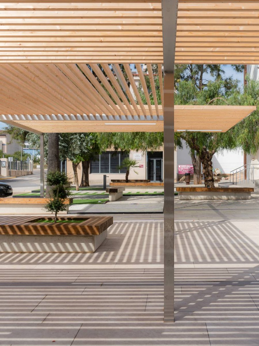 ArquitectosCTAC's tweet photo. #ARq_CS Con la actuación de la Plaza Mayor de Vall d'Alba de @sanahujapartner se pretende revitalizar el espacio y devolverle su función de plaza viva y centro de reunión de los vecinos. https://t.co/vPgp4NDypJ https://t.co/GuCvIxPU32