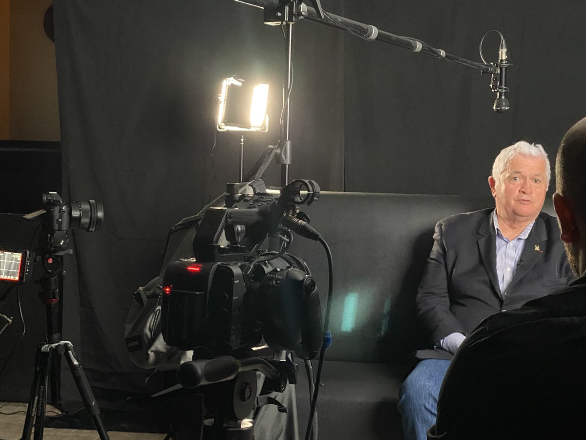 Cyb3rVox's tweet photo. 🎥#Backstage des #interviews du prochain épisode #CyberVox avec @barbier_bernard ancien Directeur Technique de la #DGSE et @SebGarnault fondateur de la @Cybertaskforce. 

🗓 Rendez-vous bientôt pour la sortie de cet épisode à l’occasion de la @ParisCyberWeek 2021 ! https://t.co/wVHnSTSkfh