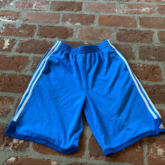 SHSF_FGK's tweet photo. So good I had to share! Check out all the items I'm loving on @Poshmarkapp #poshmark #fashion #style #shopmycloset #adidas: https://t.co/WjfzXZ58EL https://t.co/7Ok1qrCpA6