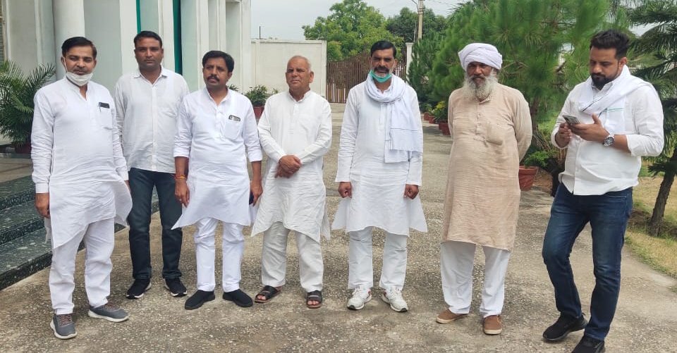 आज #बागपत जनपद के राष्ट्रीय लोकदल, समाजवादी पार्टी एवं निर्दलीय नवनिर्वाचित जिला पंचायत सदस्यों ने आज राष्ट्रीय लोकदल के राष्ट्रीय अध्यक्ष माननीय जयंत चौधरी जी के आवास पर उनसे मुलाकात की ओर अपना समर्थंन दिया।
