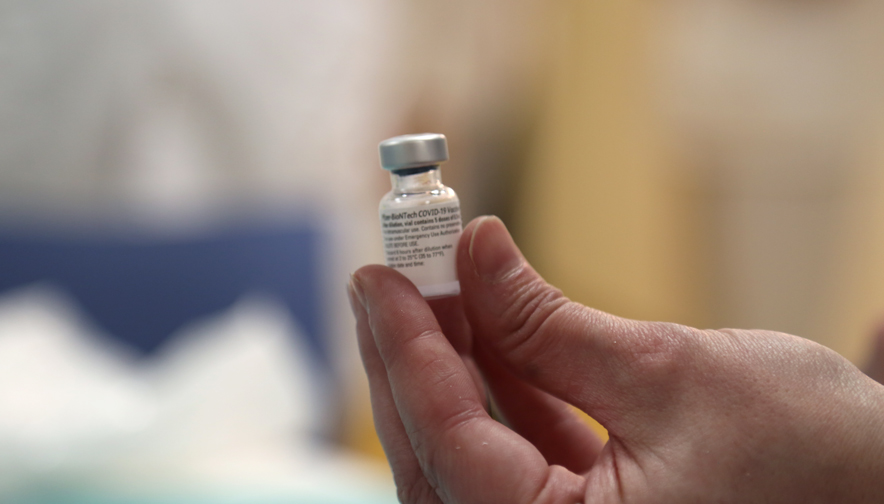 Vall d’Hebron inicia l’assaig clínic en embarassades de la vacuna de Pfizer-BioNTech contra la #Covid. S'avaluarà la seguretat i eficàcia de la vacuna en gestants, la transferència d’anticossos al fetus i la protecció conferida al lactant. 
🔗Més info: vhc.cat/vacuna_covid_e…