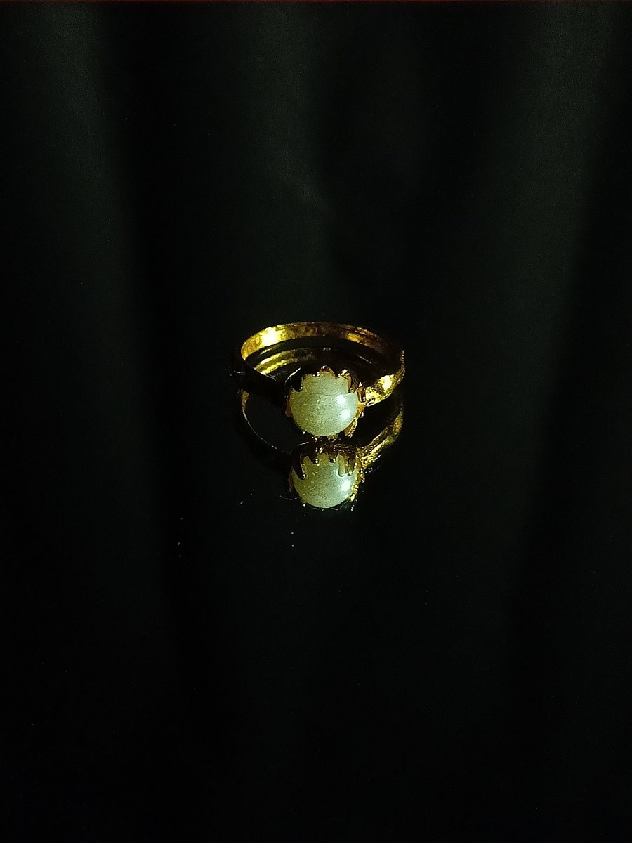 TangerineAppar1's tweet photo. Surprise your date with this Pearl ring ❤️

#tangerine #tangerineapparels https://t.co/Cuh6zP1h5u