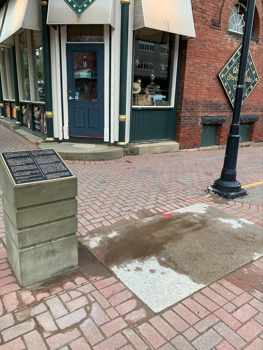 The City of Charlottetown has removed the statue of John A. Macdonald.