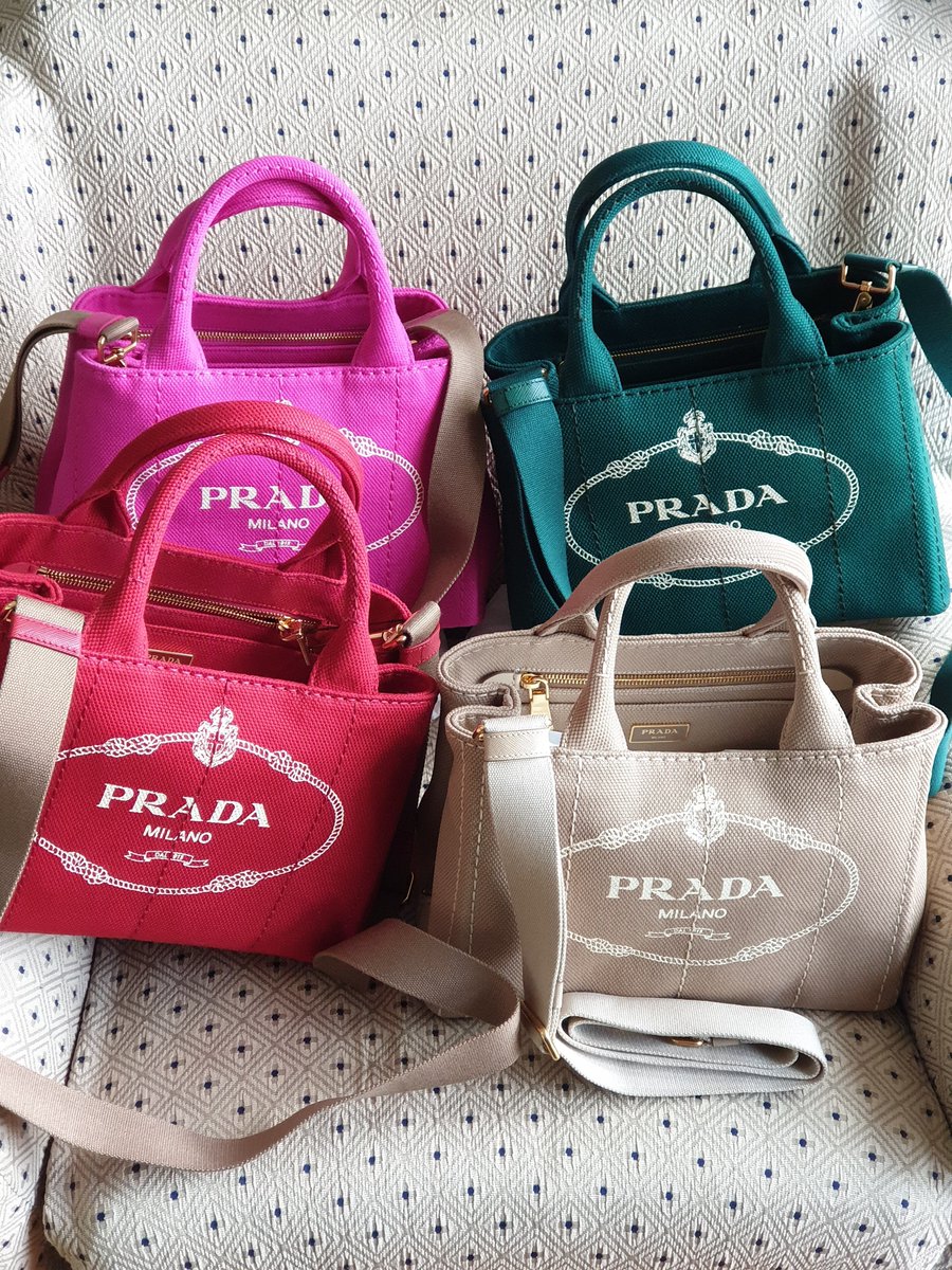 Buyma バイマ 海外ファッション通販サイト イタリアのショップにprada プラダ のアイコンバッグ カナパ が入荷しました 言わずとしれた名品が フレッシュなカラーでアップデート 夏のカジュアルコーデに色を足してくれる一品です Prada カナパ S