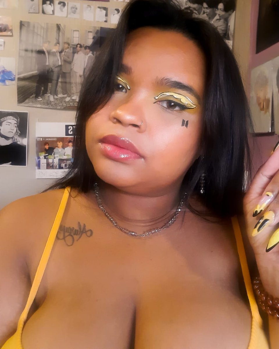 AliciaLbug's tweet image. ITS MY ARMY ANNIVERSARY!!!! 
Its been 3 years today that I became Army 🥺💜
From just wanting to know their names to being more joyful because of their personalities and music 💜
Here's to many many more!!
#armyanniversary #3yearstogether #BTSARMY #BTS_Butter