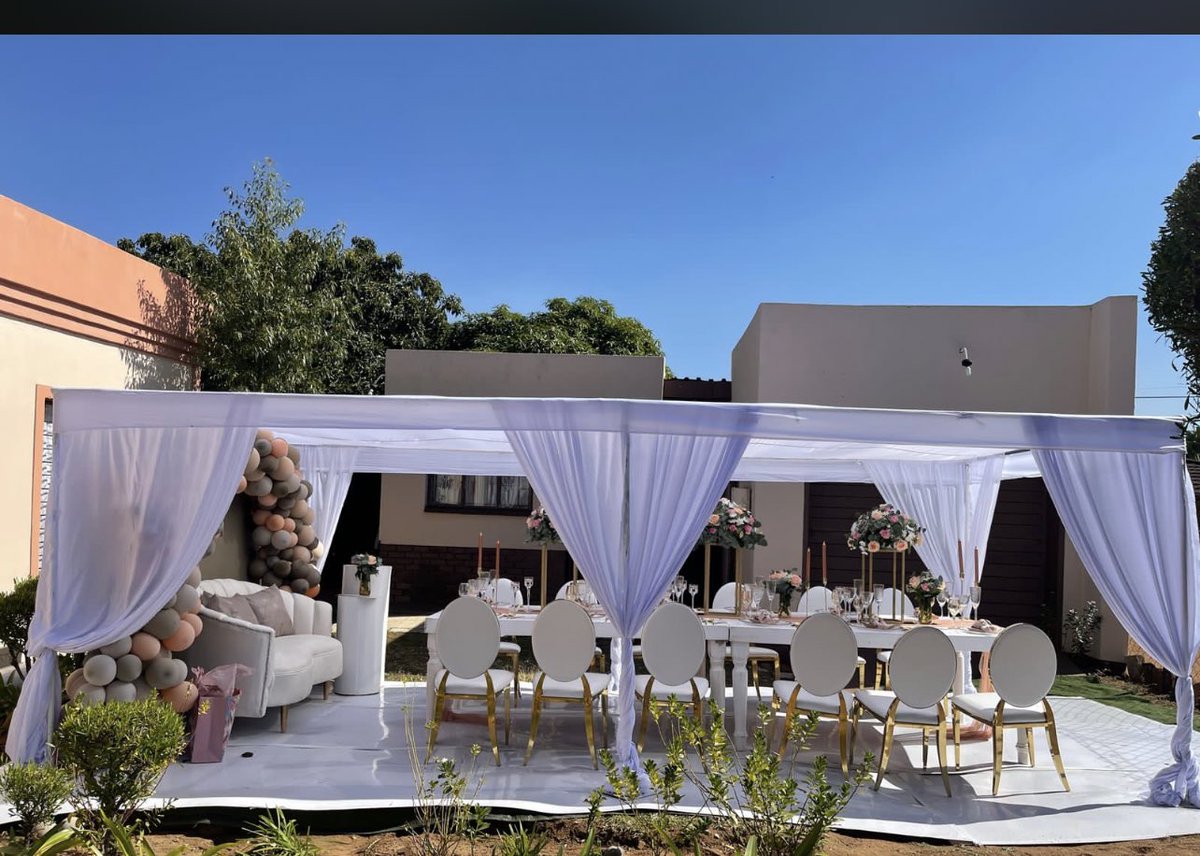 If you’re in and around Pretoria, I highly recommend Makwena Dorcus Makushu. She’s so professional and her work is amazing. facebook.com/makwenadorcus.… This setup only cost R3k (the lowest quote I received). Please RT, her next client might be on your TL