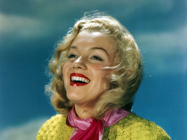 Lucky_Screen tweet media