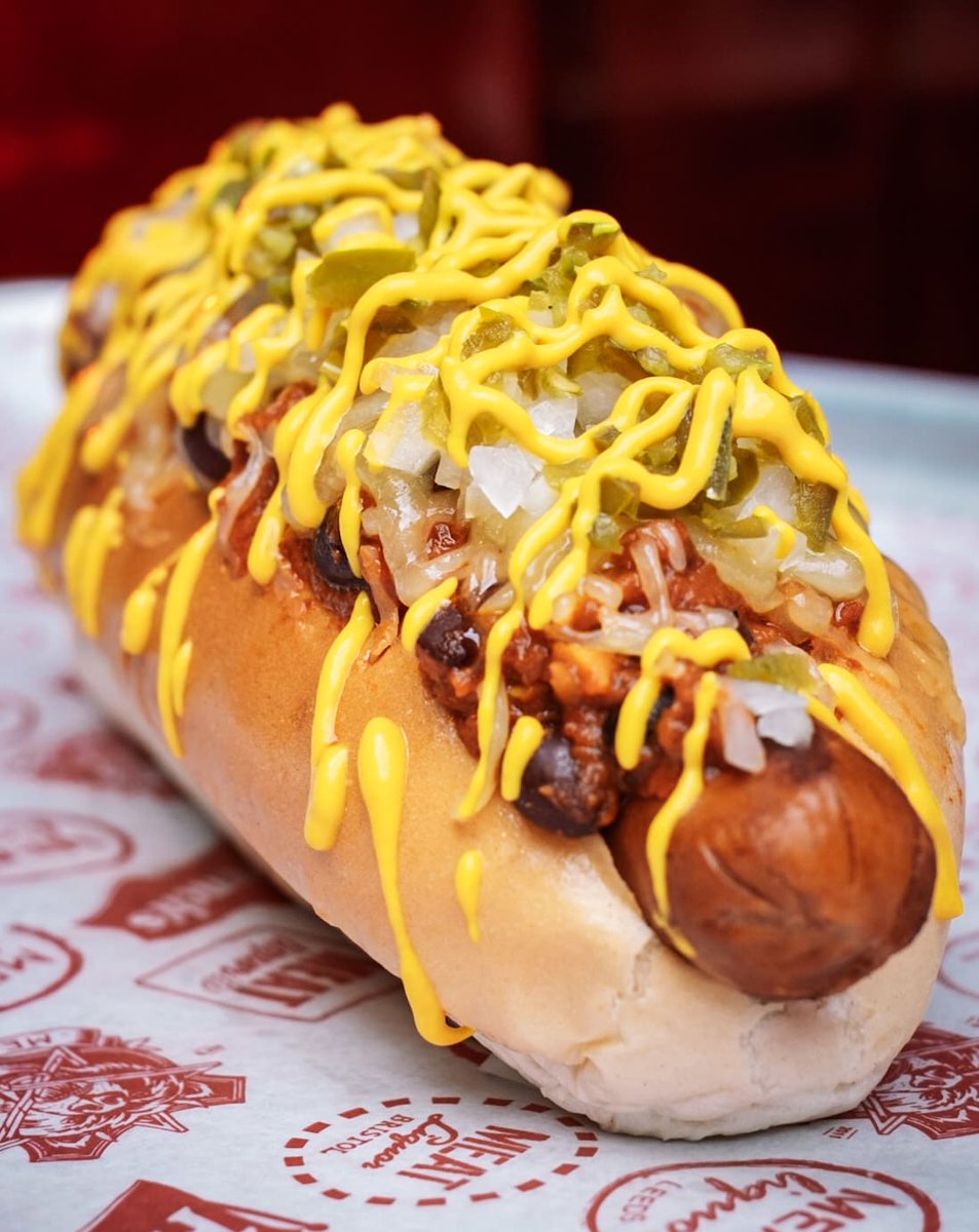 As well as ALL of our burgers being included in our lunch deal, so are both of our dogs 🤤
Burger/Dog, fries and a soft drink for £12 #BARGAIN 🤩