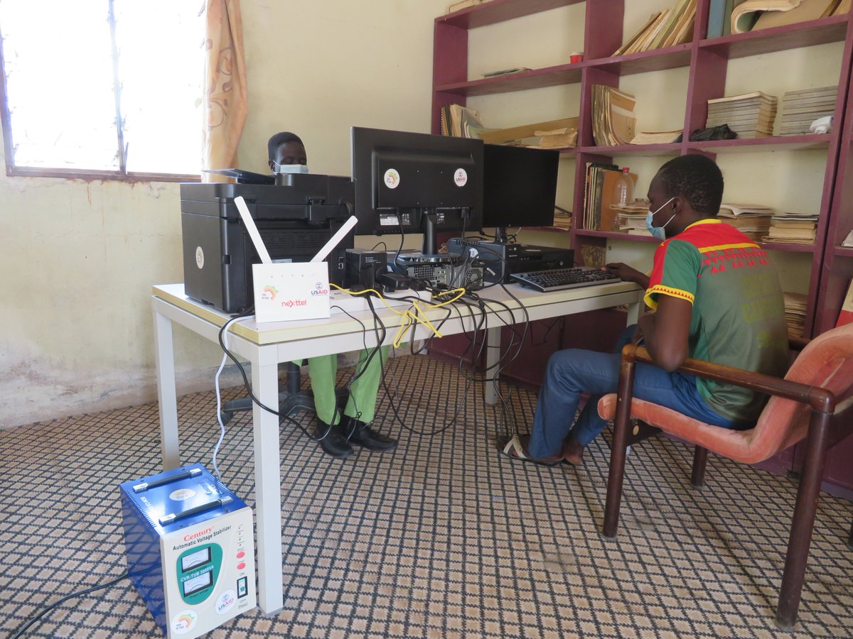EqualAccessCmr's tweet photo. Voix de Paix a apporté un soutien aux partenaires radio pour la mise en place et l'opérationnalisation des centres multimédia pour servir de cœur d'écosystème dans la lutte contre les fausses nouvelles relatives à la covid19.
#LutteContreFakeNewsCOVID19 https://t.co/INKf1Aoevk