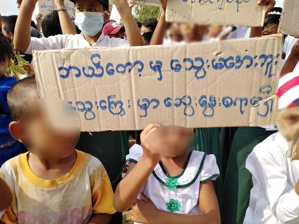 Kyunhla, Saging Region: Students of Kywete village gathered and demonstrated against Education controlled by Military regime, on this very first day of school reopening. #WhatsHappeningInMyanmar #June1Coup