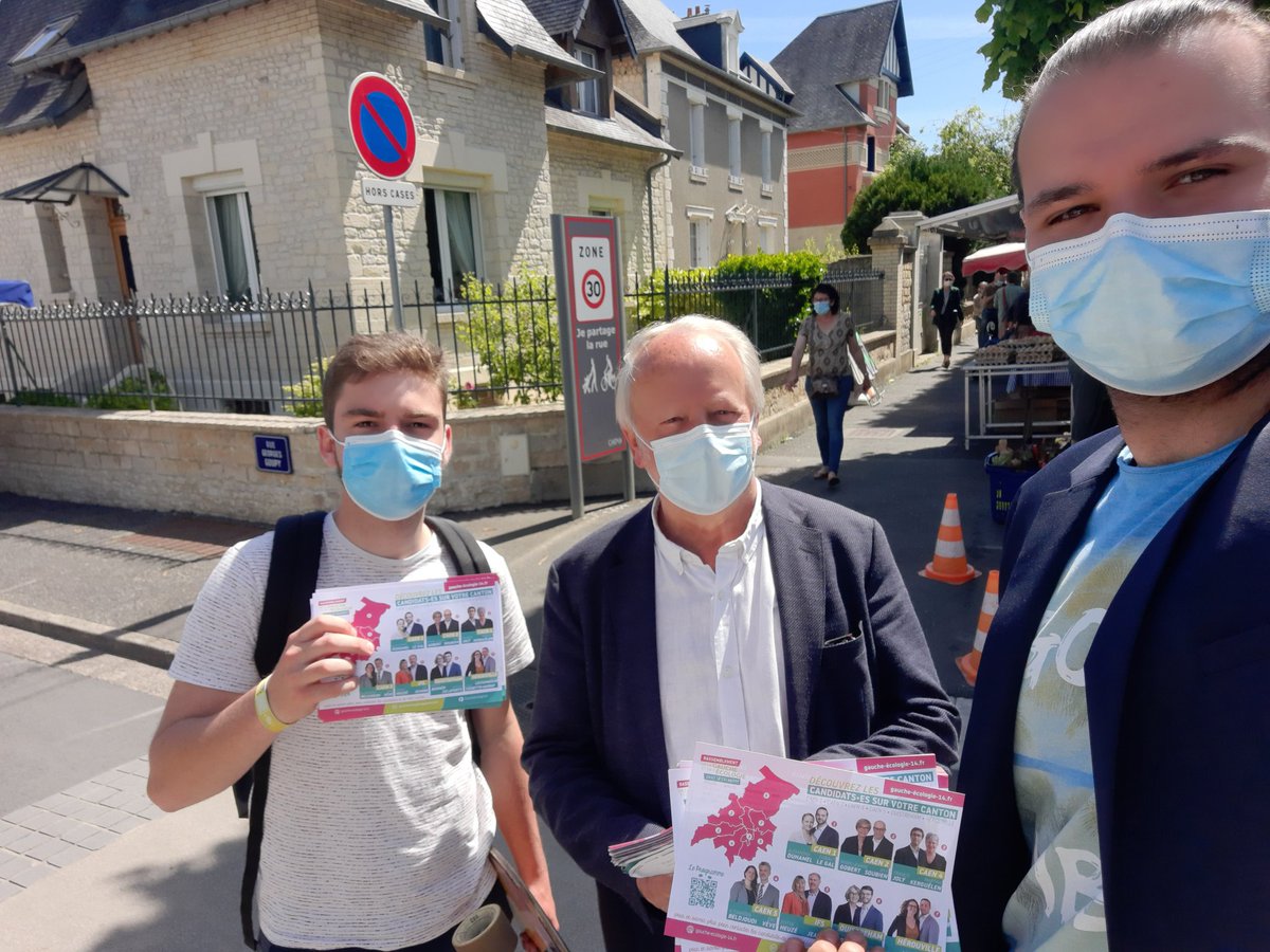 DuhameLegal2021's tweet photo. Au marché de la rue de Bayeux, échanges avec les habitants à la croisée des cantons #Caen1 et #Caen2 avec un document commun pour le rassemblement, pour une nouvelle majorité départementale. #departementales2021 https://t.co/hcx2lR3HEc