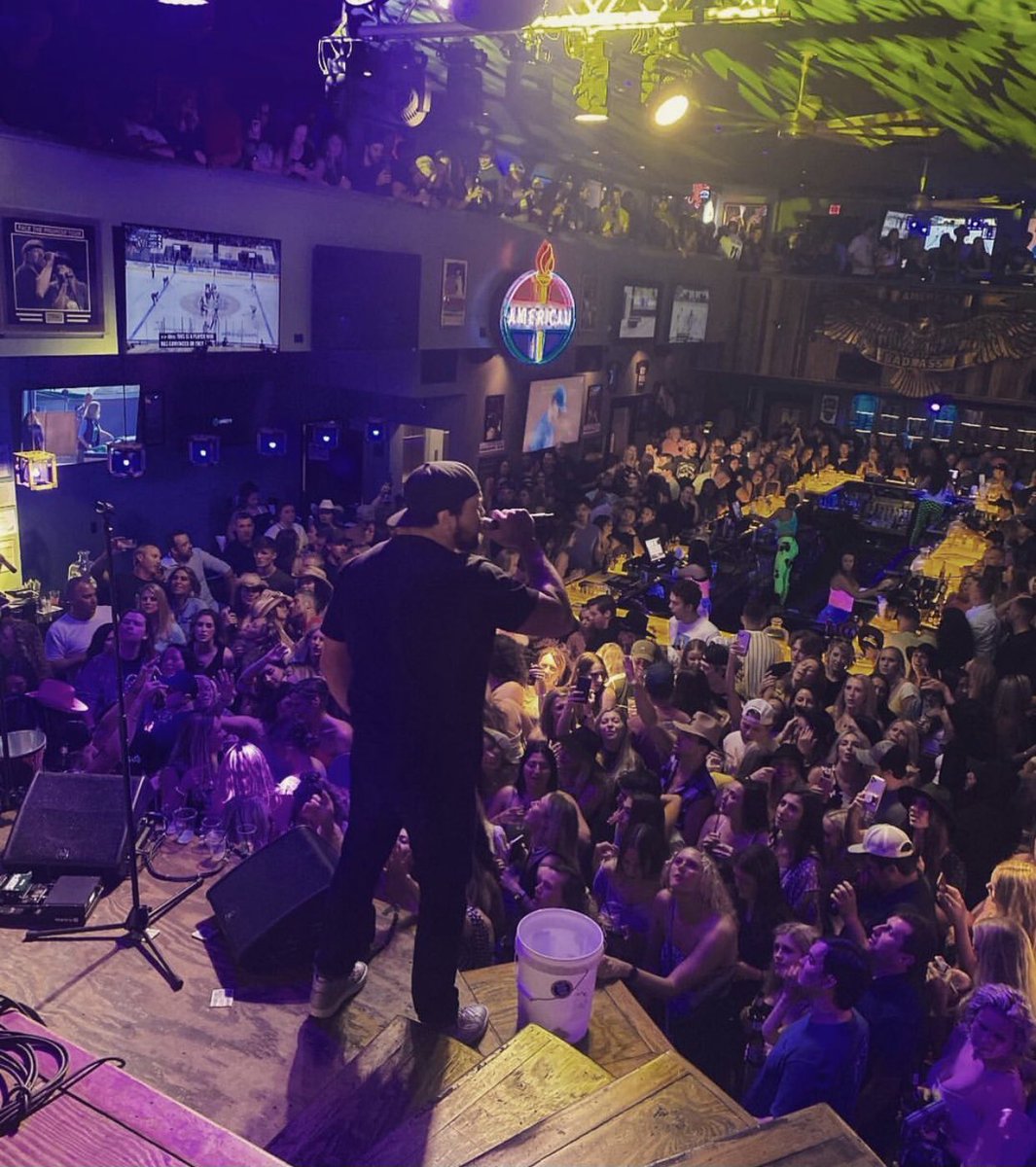JAMIAM59's tweet photo. Kid Rocks's Big Ass Honky Tonk & Rock n Roll Steakhouse 🎶🤘🎶 has been totally rockin the past several nights! Packed out & partying like crazy! Get u some!
#KidRock #MorganWallen
#goodtimes #greatfriends #drinkup #getloudgetcrunk #letsgetshitfaced #whatsinyourglass #nuffsaid https://t.co/Qq2gfH668V