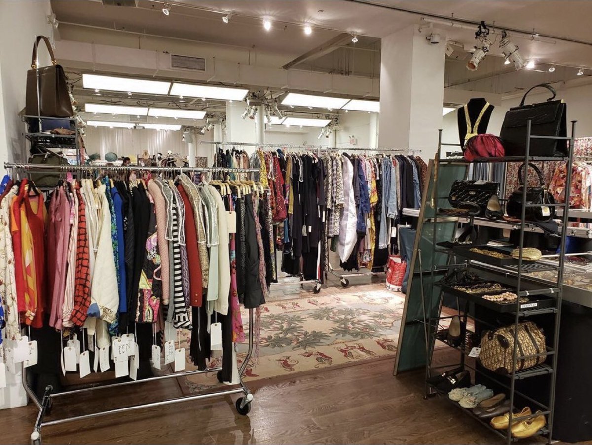 Tickets for the June 18 + 19th show online now! We’re pretty excited to be setting up mid year for the first time! Click the link! manhattanvintage.com 🙌❤️🙌