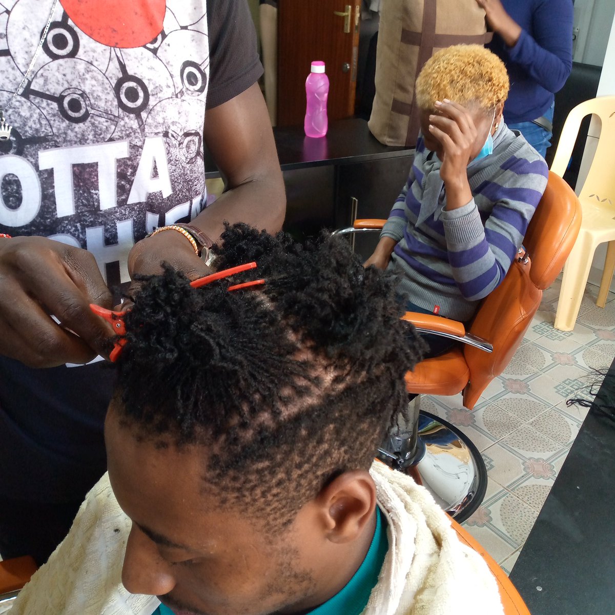Bonnkesbeauty's tweet photo. #Sisterlocks #Brotherlocks #Microlocs For neat and perfect grid locs, Tel 0727062721
#intallation #retight
(House calls available)
Fair price.
#MadarakaDay
#jayden
#Raila
#MadarakaInKisumu https://t.co/8U6223fgkn