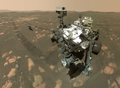 indoors_remain's tweet photo. I love this photo of Percy and Jenny! (photo credit: NASA of course) #ThereIsLifeOnMars https://t.co/vYtxkfWcjz