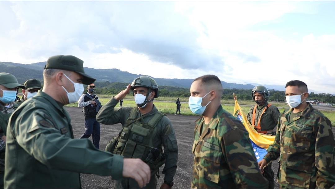 TVFANB's tweet photo. La exitosa operación Águila Centenaria, rescató sanos y salvos a los 8 patriotas secuestrados por grupos armados terroristas Colombianos. #FANBEnDefensaDeLaDignidad https://t.co/sR76j1DHzk