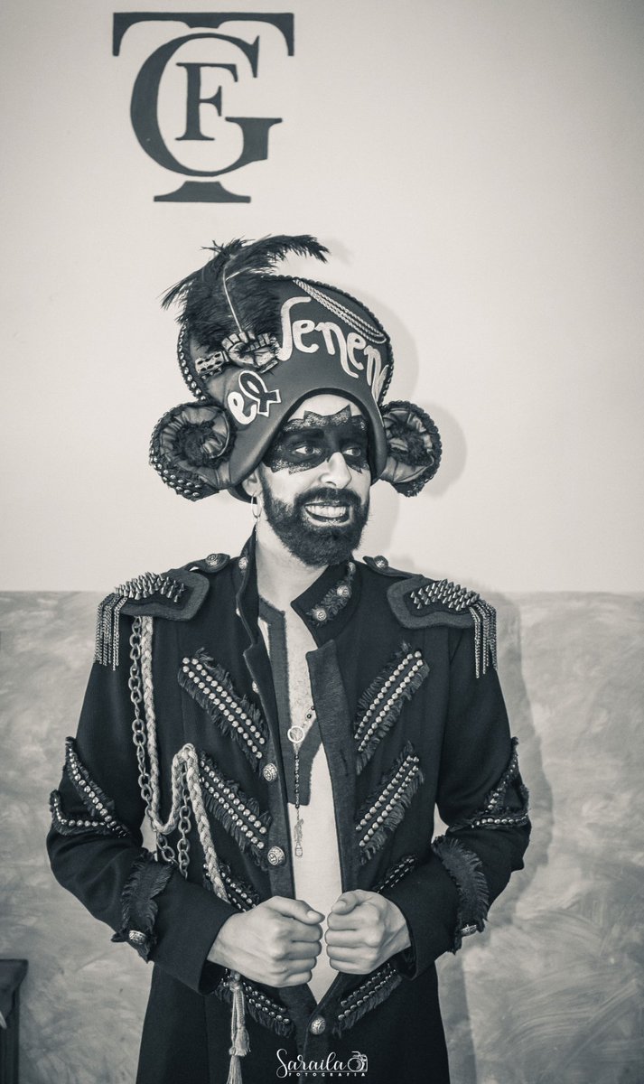 Yo no soy postura, pero hoy me la pego...🥲🖤