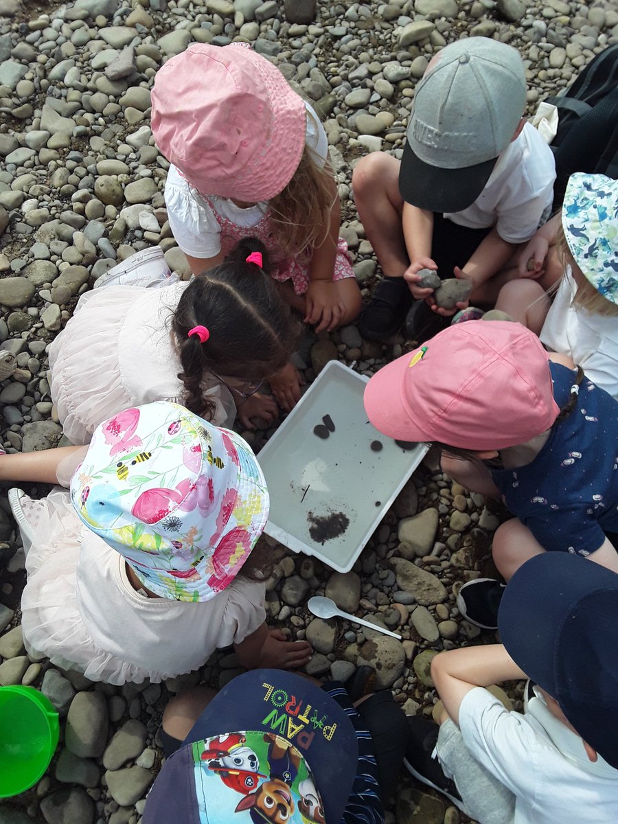 AoRpreschool's tweet image. River dipping! Kingfishers are taking part in #30DaysWild and the #RSPB_learning wild schools challenge throughout June. First activity today chosen by the children.
 #KingfishersClass #RiverSchool #outdoorlearning