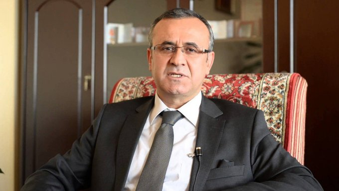 turkiyetodays's tweet photo. بعد اختفاء المواطن القرغيزي تركي الأصل أورهان إيناندي؛ مؤسس جامعتي #Alatoo في #بيشكيك أمس، تبين أنه تعرض للاختطاف على الاستخبارات التركية وهو الآن محتجز في السفارة التركية في قرغيزيستان
على السلطات المحلية والدولية التدخل ومنع اختطافه إلى تركيا التي يحكمها نظام مارق مافيوي https://t.co/tbvLN6B2TW