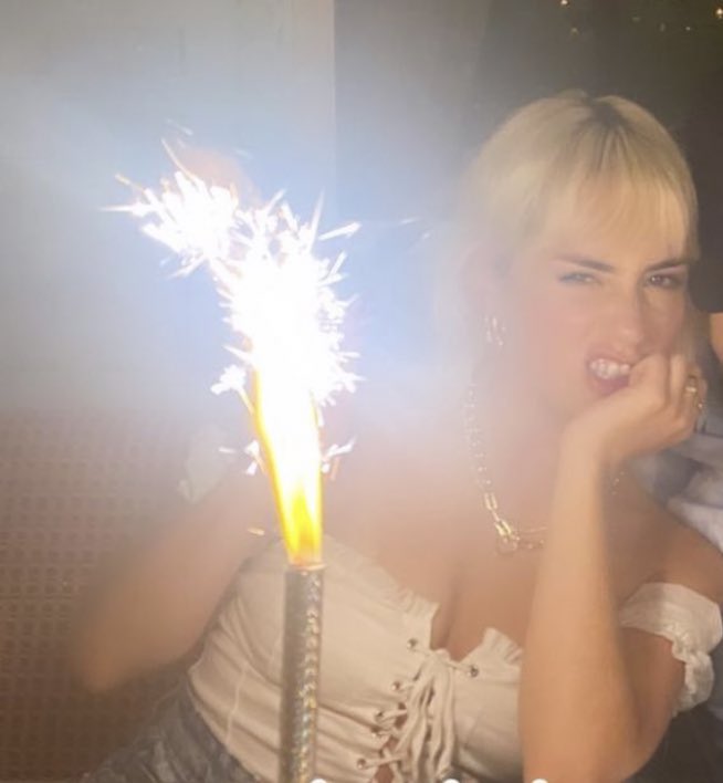 te amo loli con esa remerita blanca