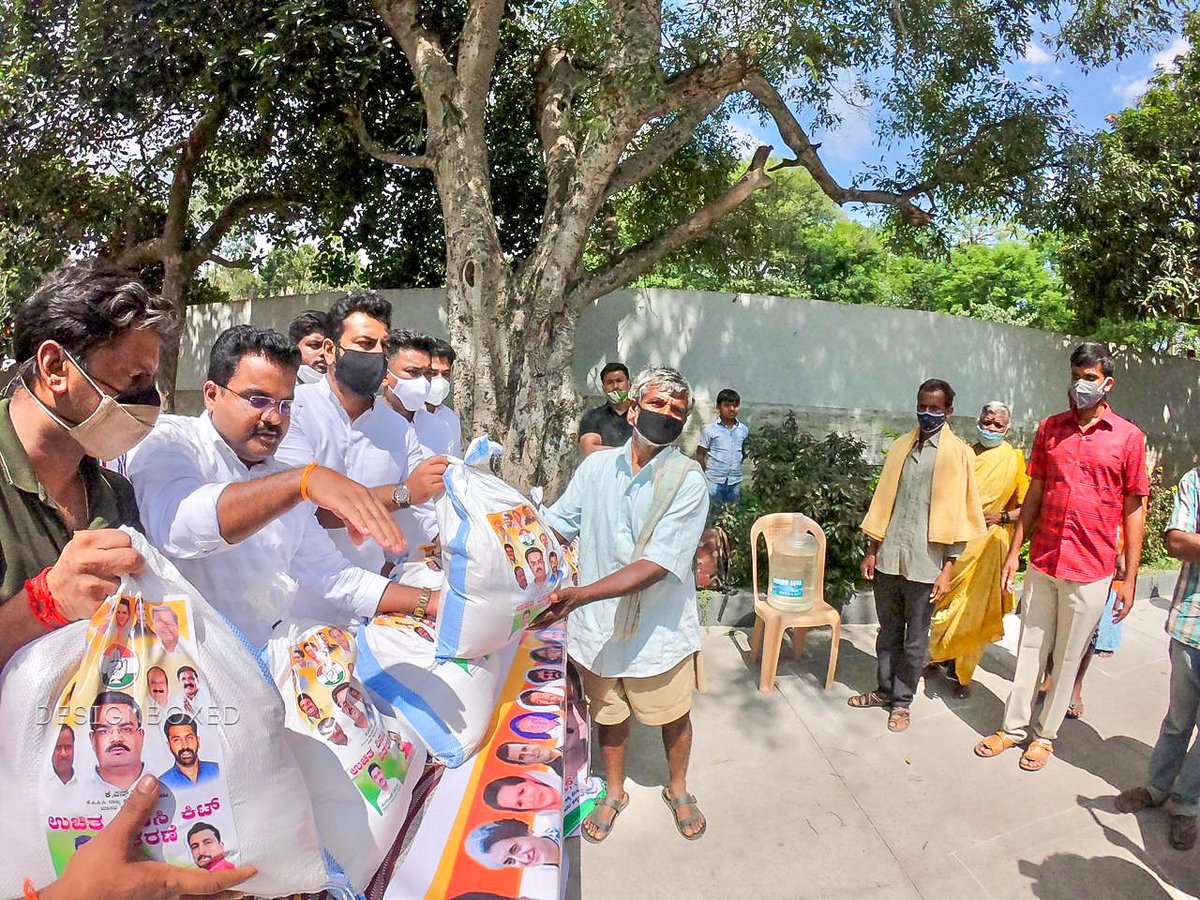 srinivasiyc's tweet photo. #IYCToolkit distribution to Anganwadi workers, daily wage workers at Chikkaballapur, Karnataka.
#SOSIYC #QuarantineTime https://t.co/zLvBjROUfn