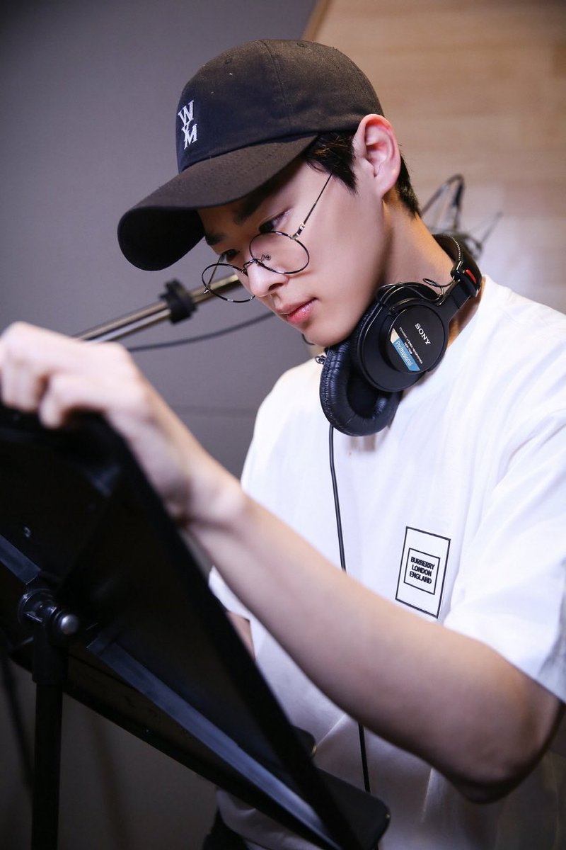 timeto_cbc's tweet photo. 200602 Mayday 녹음 현장 비하인드
#최병찬 #병찬 #BYUNGCHAN #빅톤 #VICTON https://t.co/yMzNn9WB69