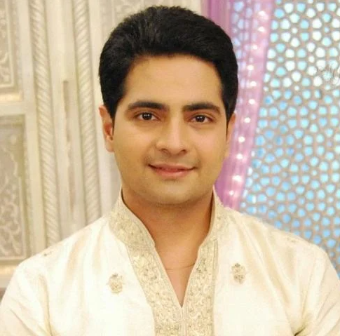 iwinfairly's tweet photo. I SUPPORT #KaranMehra 

I THINK HE IS INNOCENT

Another man's entire career and reputation are at stake because of #falsecase by an angry bird seeking revenge. 🧛‍♀️

Thank you @htTweets for publishing truth about #NishaRawal 🙏

 #YehRishtaKyaKehlataHai  #सेबी_पैसा_वापस_दो #BirdFlu https://t.co/kxNmBs5xKL