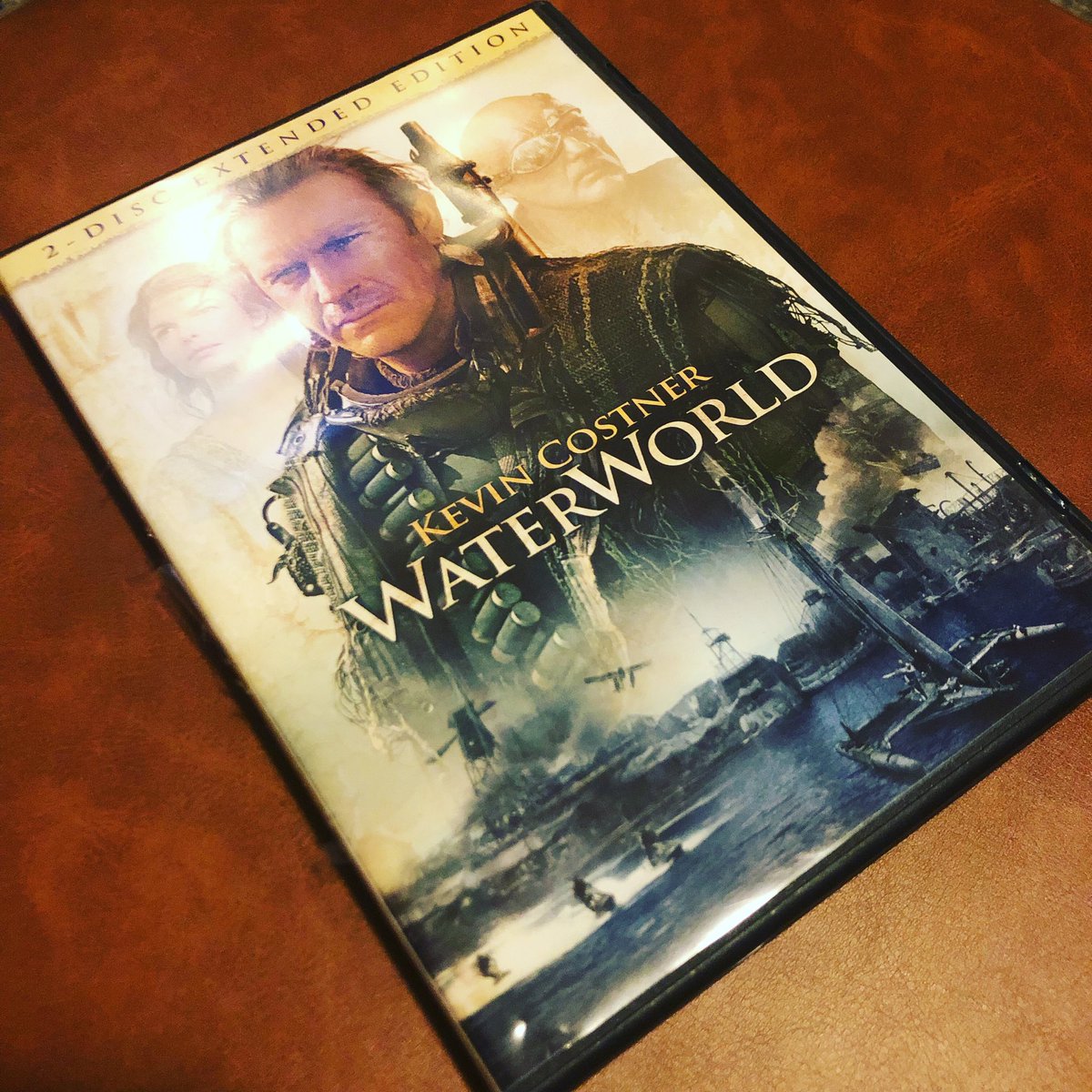 thelethalmullet's tweet photo. Alrighty! Here. We. Go.
One extra hour of Kevin Costner kickin’ the crap out of Dennis Hopper’s pirate 🏴☠️
#waterworld #madness #longmovie https://t.co/CHLemynIno