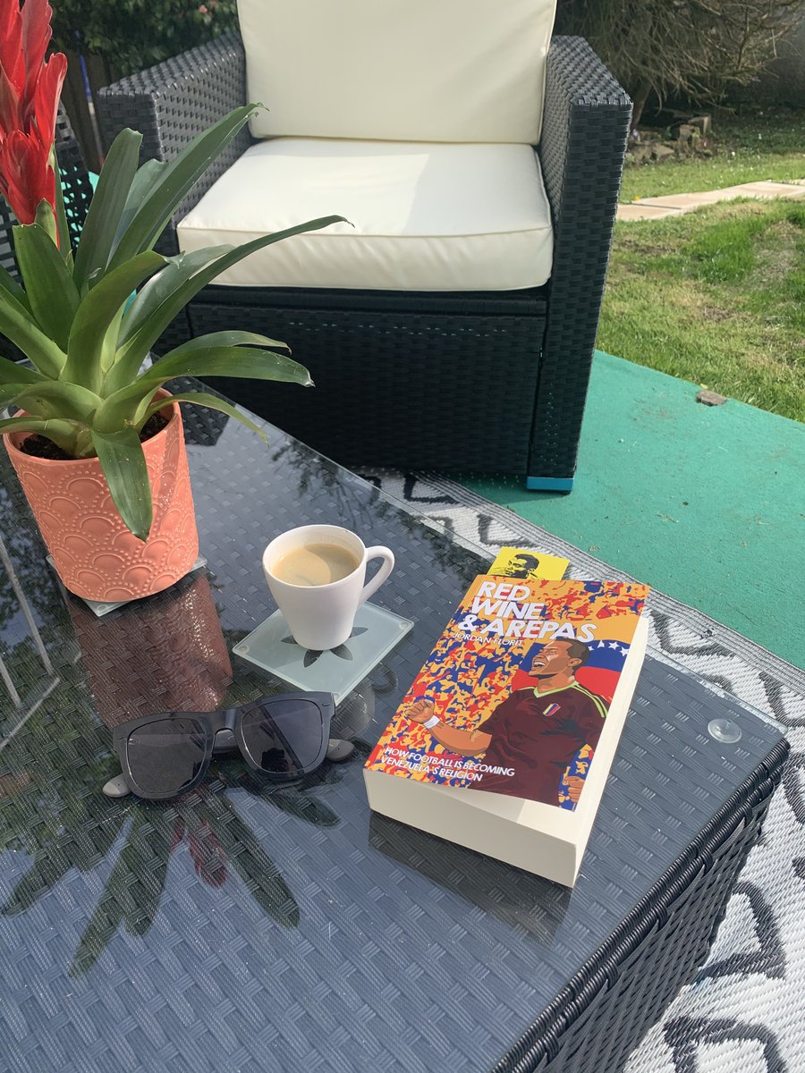 Sunshine ☀️, espresso ☕️ and a good book 📖 ..... perfect 👌 @TheFalseLibero