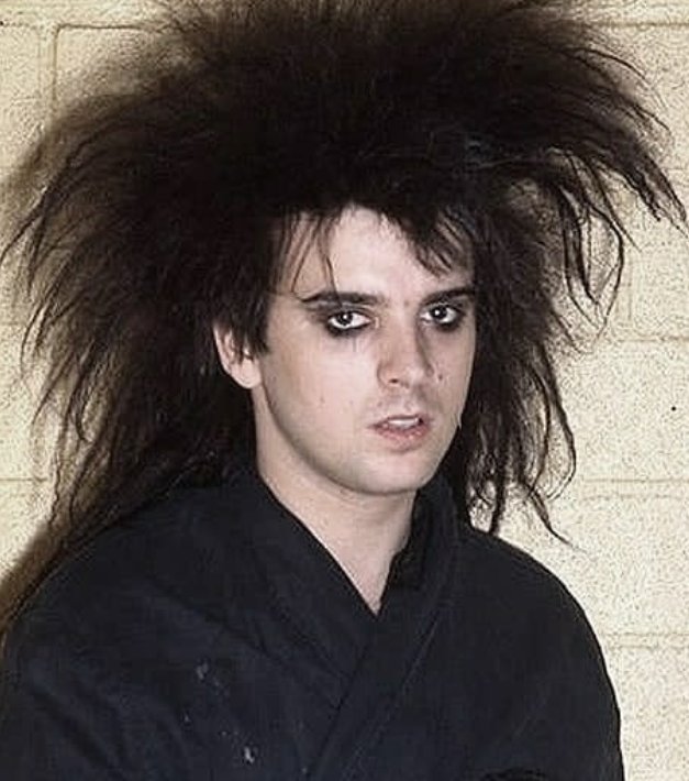 Happy birthday Simon Gallup of The Cure. 