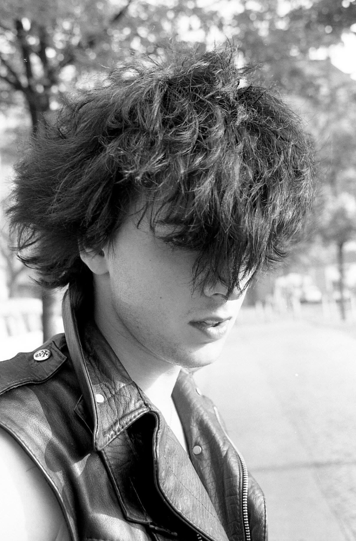 Happy birthday to English musician Simon Gallup, born June 1, 1960, the bassist of alternative rock band The Cure. 