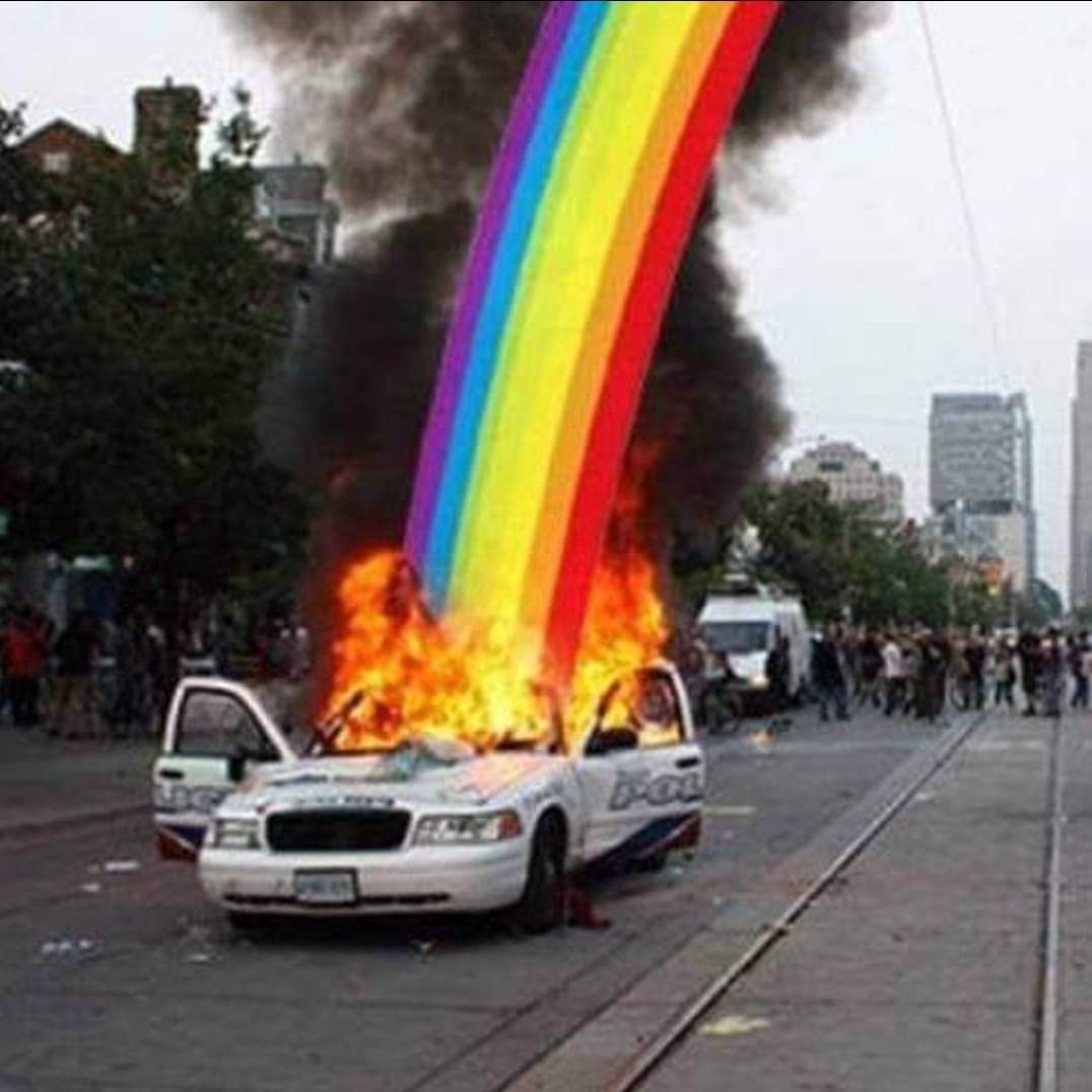 TheEmptyPodcast's tweet photo. Celebrate pride month by dismantling your local government π³οΈβππ³οΈββ§οΈβ€οΈπ§‘πππππ€π€ #LGBTQIA #LGBTQIA #LGBT #Trans #Stonewall #AlphabetMafia #Lesbian #Gay #NonBinary #Enby #NB #Genderfluid #Genderqueer #Gendernonconforming #ProudofYou #ProudAlly #ThrowaBrick #EndPoliceBrutality https://t.co/ekAPZSksQ9