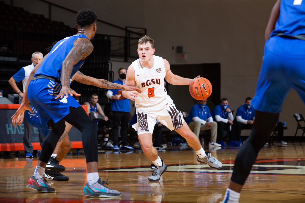 BGSUMBB's tweet photo. Happy birthday to PG Kaden Metheny! 

Enjoy your day, @kmeth3‼️🎉🎈 https://t.co/EDPc1rNPFm
