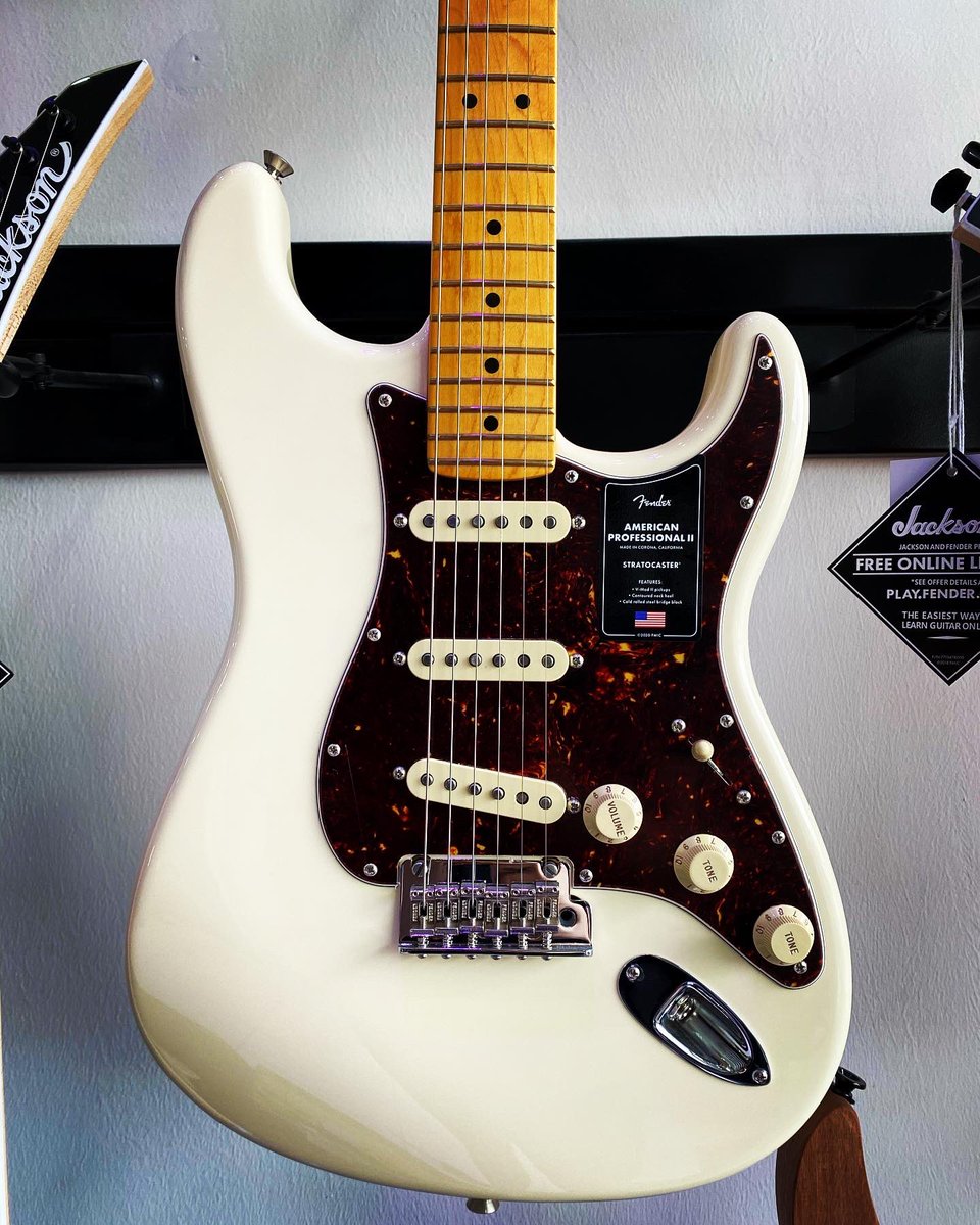 MAS_MUSIKA's tweet photo. MasMusika MACHALA:::
🎉Descuentos Mes Del Padre🙋🏻‍♂️🎸

FENDER American Pro II &amp; Player series -30% 🤩

Player series desde: $690,78
American Pro II desde: $1,547
#MasBaratoQueUSA 

Pedidos al:
0986122637 0993130710 0993876239

🚛Envíos a nivel nacional 
📍CC La Piazza, Local 9. https://t.co/seF7Pk9nw3