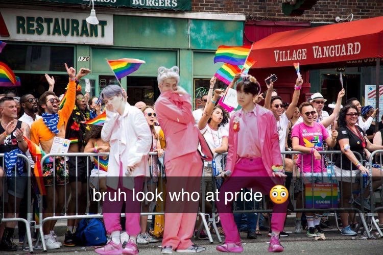 btsflags's tweet photo. omg ?? https://t.co/TmgfletZok