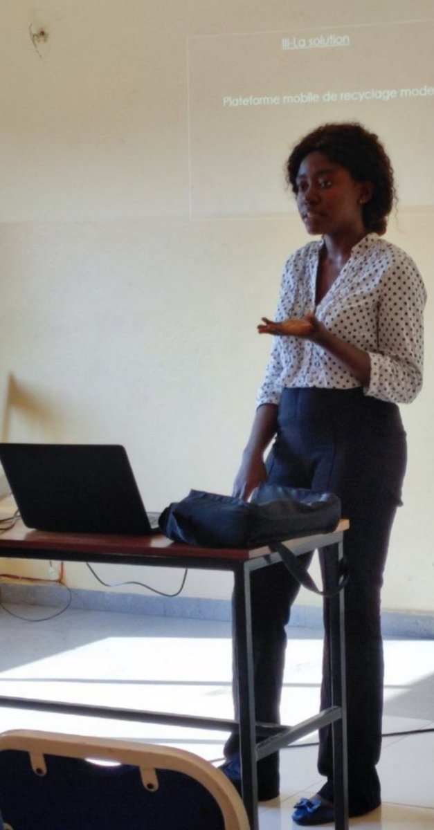 Raissa0132's tweet image. Table ronde n°2 X-CODE-PATH-2k21: présentation des cahiers de charges 
Projet : plate-forme mobile de recyclage moderne du #path_android , un moyen plus bénéfique de se débarrasser de tous ce qui ne nous est plus utile. 
#seedcommunity 
#xcodepath