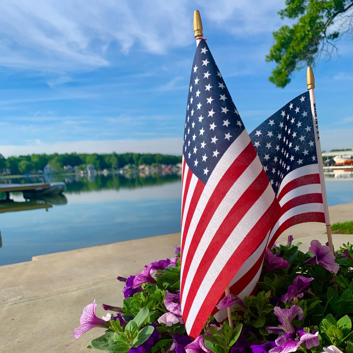 It was an awesome Memorial Weekend!🎣⛵️🏄🏼‍♀️

Thank you to all that have fought and continue to protect our country.🇺🇸🎊

#tjlr #thankyou #puremichigan #lakelife #memorialweekend #backtowork
