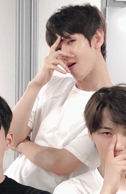 냐냔 (@1400hyun_2) on Twitter photo 