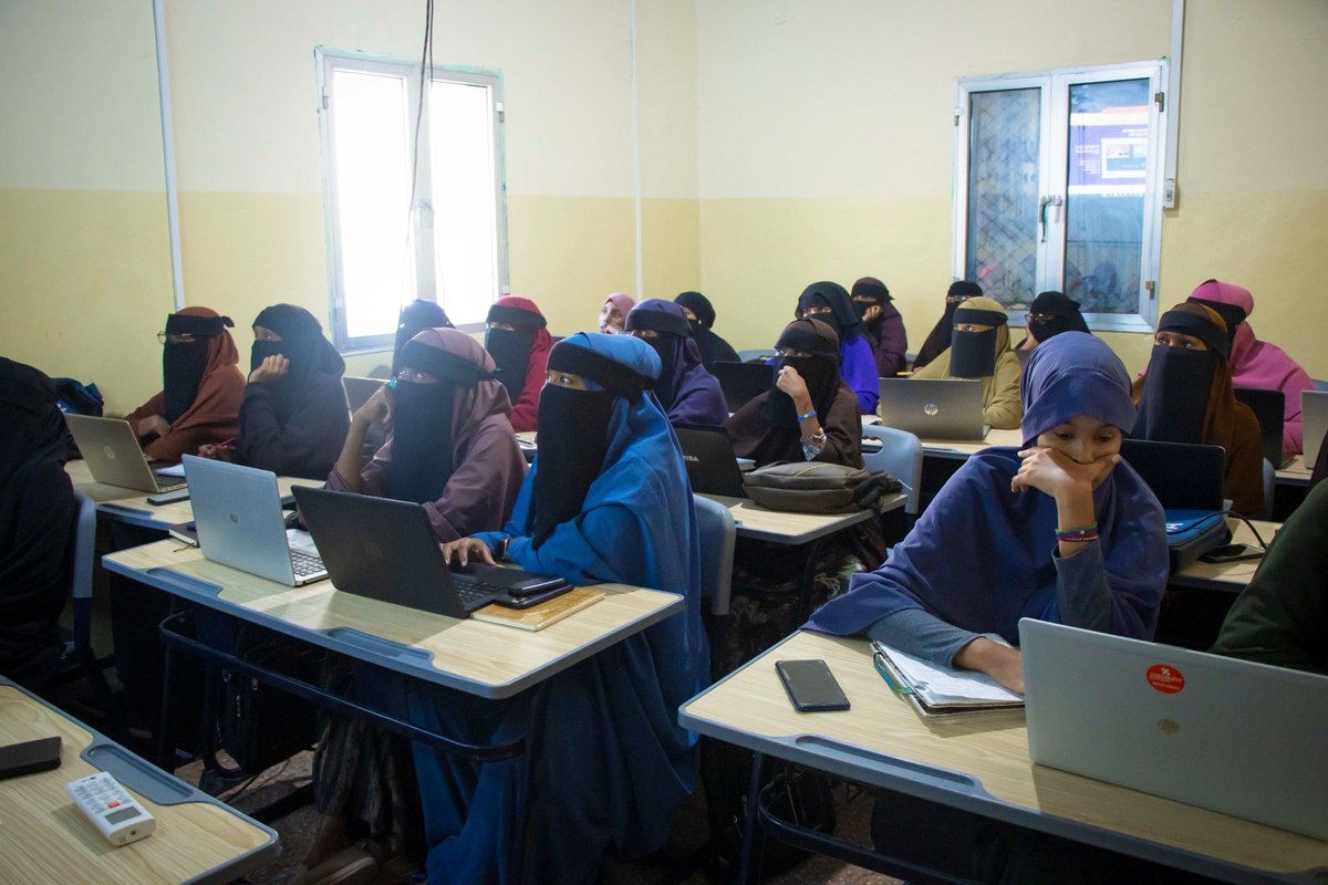 JamhuriyaUniv's tweet photo. Waxaa si habsami leh usocda tababarki la xariiray sare uqaadida xirfadaha gabdhaha Soomaaliyeed. Tababarkaan waxa iska kaashanayo National Telecommunications Institute - NTI iyo @Jtech_somalia .
 #LifeAtJUST #GirlsinICT2021 #NTI #Jtech🇸🇴 https://t.co/QvrKwmzk1a
