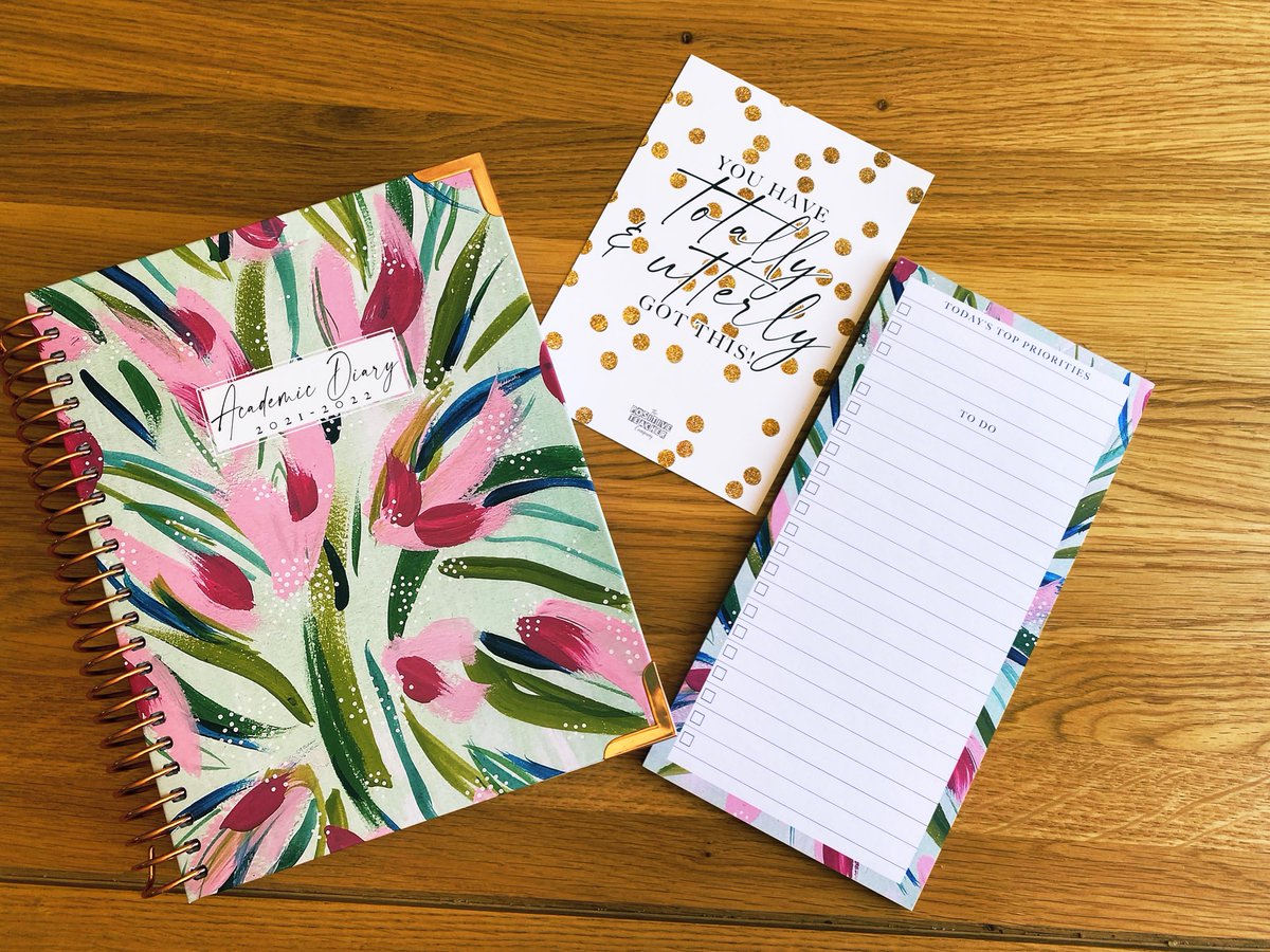 MrsAVJones's tweet photo. They did it again @TPositiveTC love this design and glad I went for the academic diary this year! https://t.co/GNk9R4GPaN