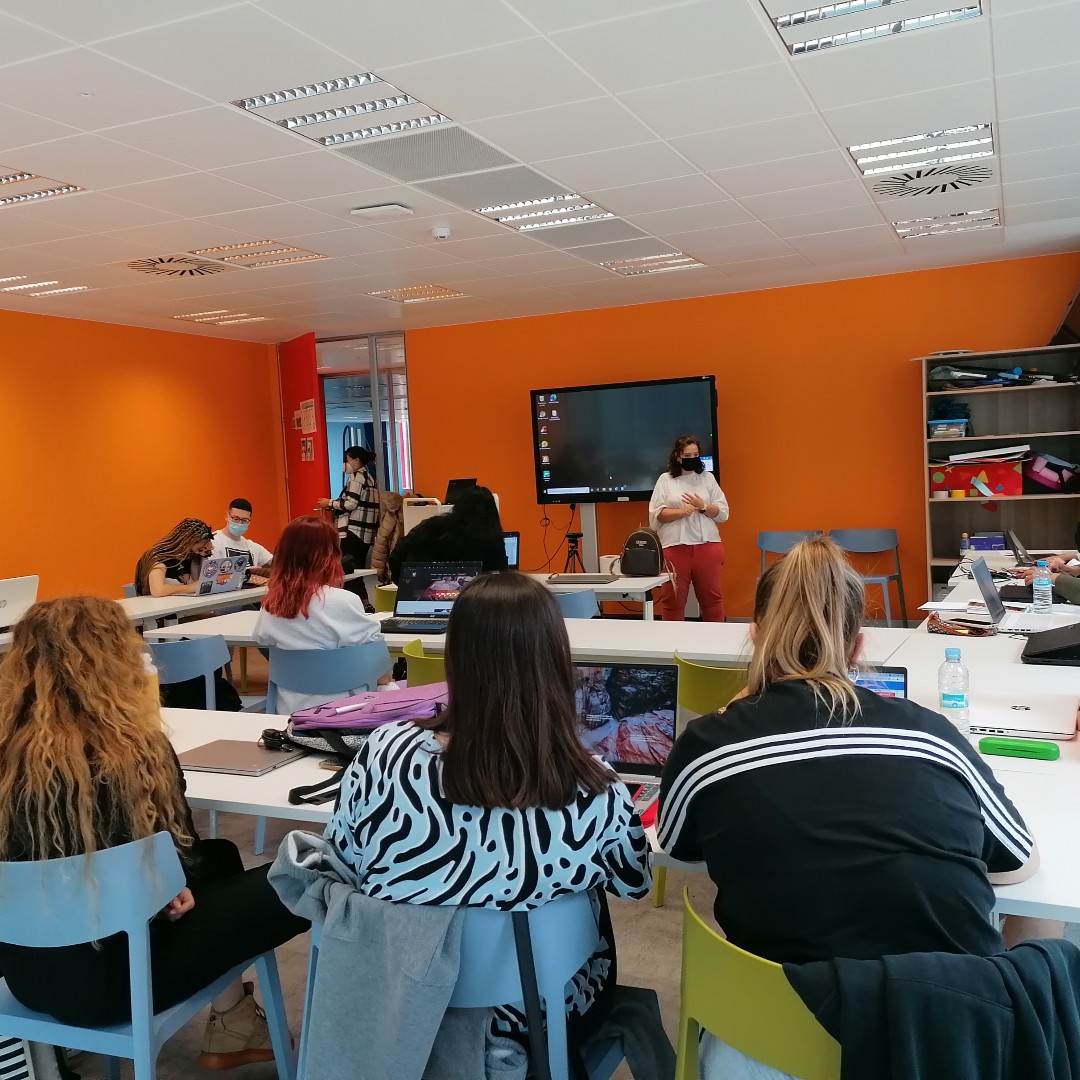 Hoy hemos estado en <a href="/oceano_atl/">Océano Atlántico</a> hablando de voluntariado con los chicos y chicas del Grado de Integración Social. Y tú, ¿quieres conocer el voluntariado? #yocreounmundomejor #soyvoluntari@