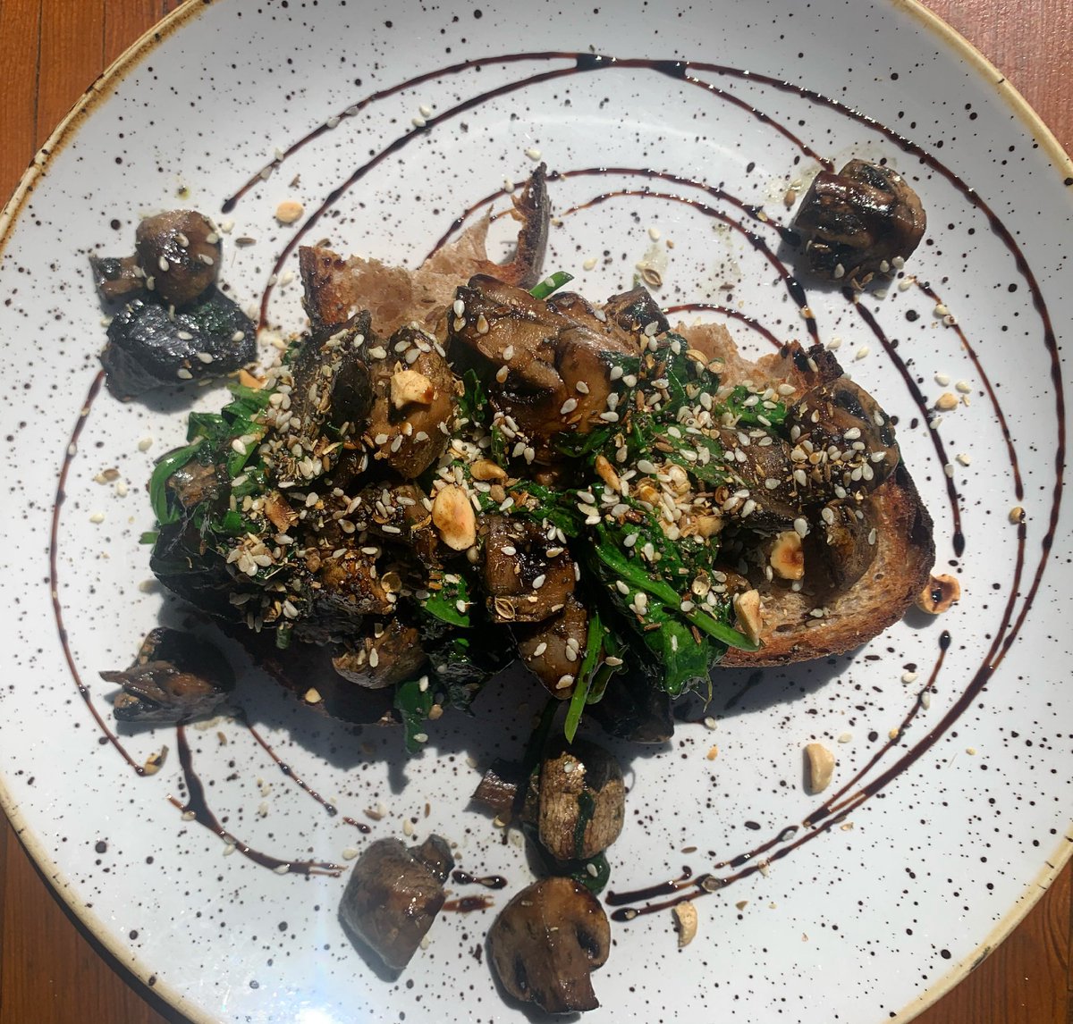 Balsamic mushrooms &amp; spinach on sourdough toast with garlic &amp; dukkah ✨ it’s vegan, it’s delicious and it’s perfect on a day like this 🌞 #brunch #urbanangel #supportlocal #supportsmallbusiness #supportindependent #vegan #veganbreakfast