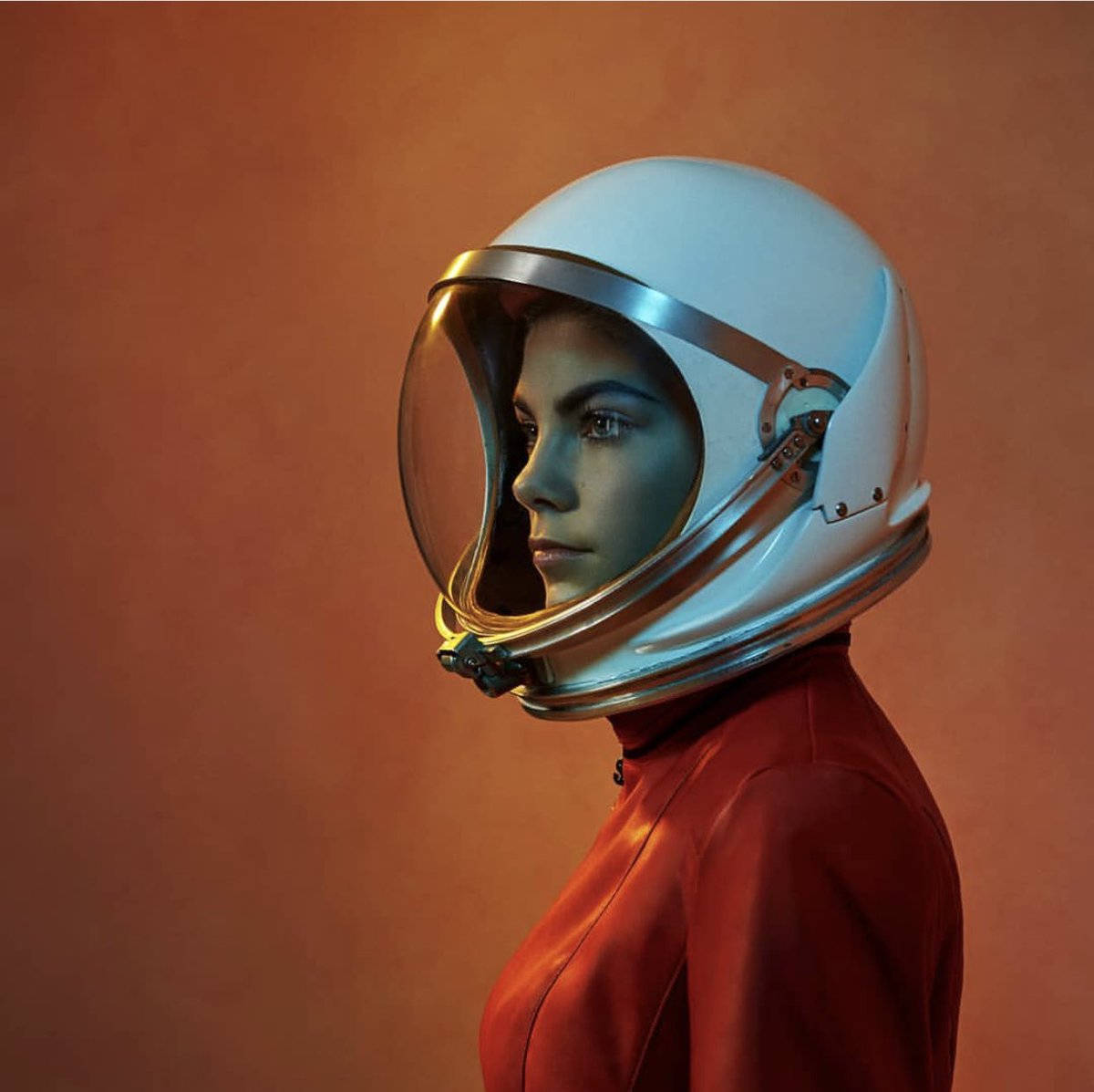 BeScienceStem's tweet photo. History in the making! 19-year-old astronaut,Alyssa Carson,nicknamed NASA Blueberry, became the youngest person in history to pass all NASA aerospace tests and is currently preparing to be the first human to travel to Mars. We stan🙌🏾!
#stem #nasablueberry #womeninstem #Austronaut https://t.co/GRdNvGBsJe