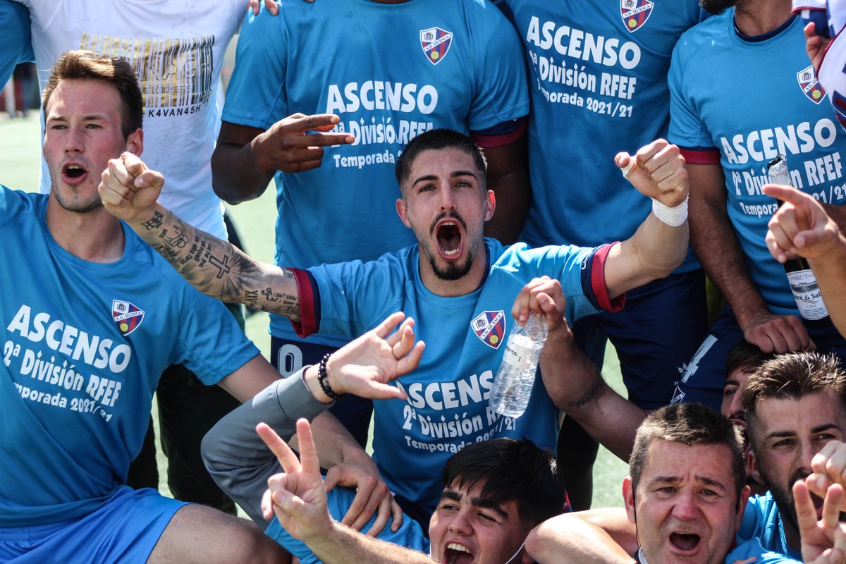 FundAlcoraz's tweet photo. 🧠 Escuchar, pensar, actuar y celebrar. Oriol Pujadas y el pase del ascenso.

#CanteraSDH 🔵🔴 https://t.co/R1Tkv7vq25