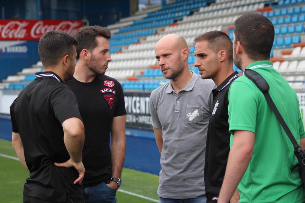 JGimenezGarcia's tweet photo. Agradecido de por vida, @ue_cornella.
Las etapas se acaban pero las personas y las vivencias quedan para siempre.
Ha sido un enorme placer. https://t.co/FgiYNjtWsW